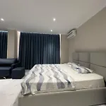 Modern Beachfront Διαμέρισμα Σαράντα