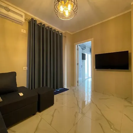 Modern Beachfront アパート Sarandë