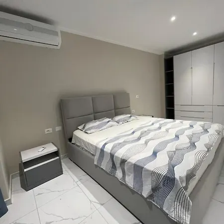 Modern Beachfront アパート Sarandë