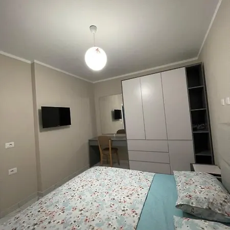 Modern Beachfront アパート Sarandë