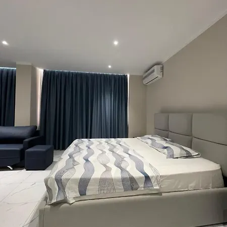 Modern Beachfront Apartment Sarandë