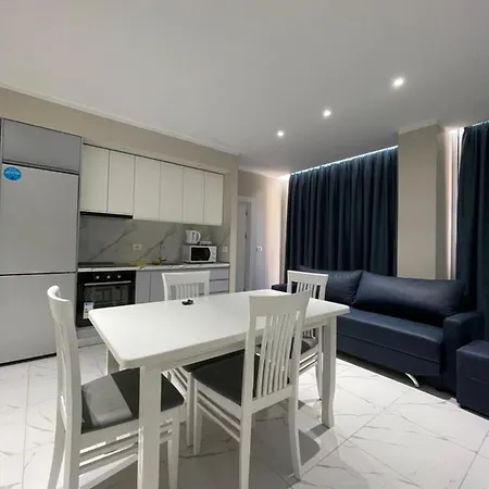 Modern Beachfront Daire *