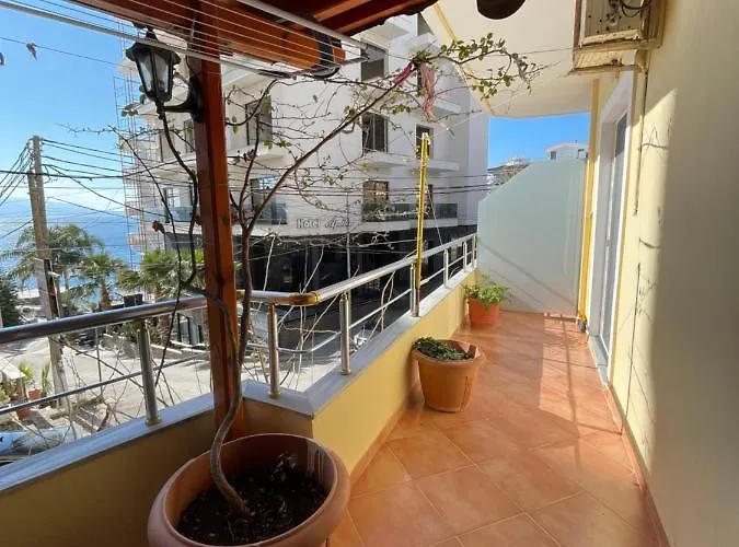 Modern Beachfront Appartamento