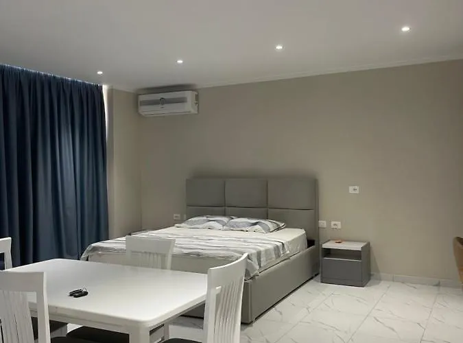 Modern Beachfront Appartamento Sarandë