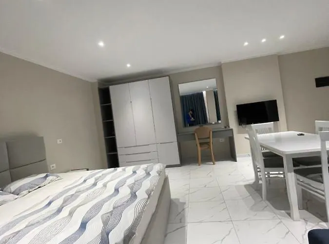 Modern Beachfront Appartamento Sarandë