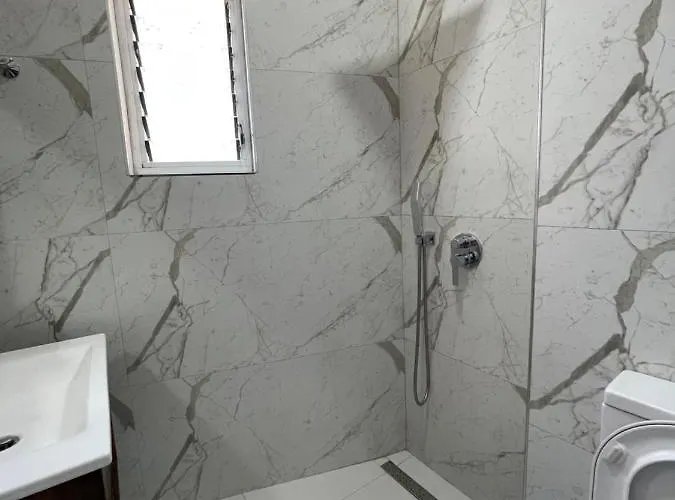 Modern Beachfront Appartamento Sarandë